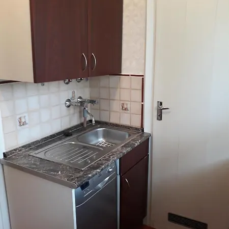 Yes Apartman * إغير